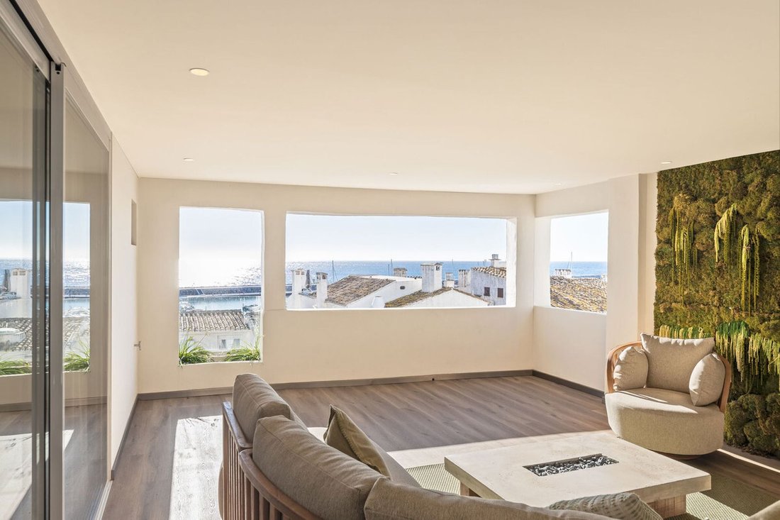 Apartment in Puerto Banus, Marbella, Spain 3 - 16014033