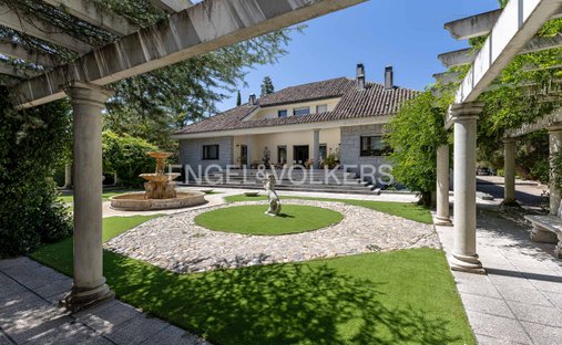 Villa in Pozuelo de Alarcon, Comunidad de Madrid, Spain 1