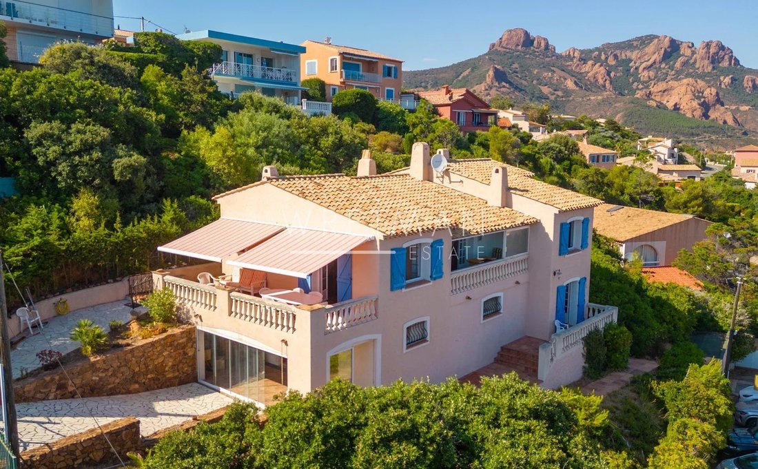 Villa in Aiguebonne, Saint-Raphaël, France 2 - 16013709