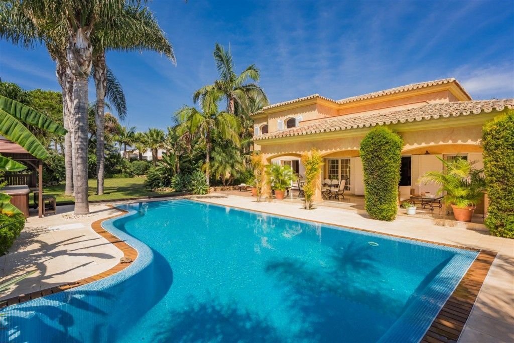 Villa in Elviria-Cabopino, Marbella, Spanien 1 - 16016118