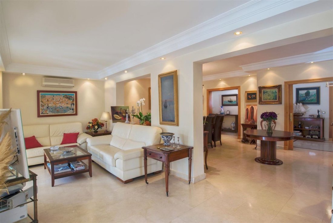 Villa in Elviria-Cabopino, Marbella, Spanien 4 - 16016118