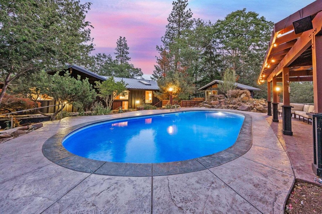 House in Eagle Point, Oregon, United States 1 - 16016706
