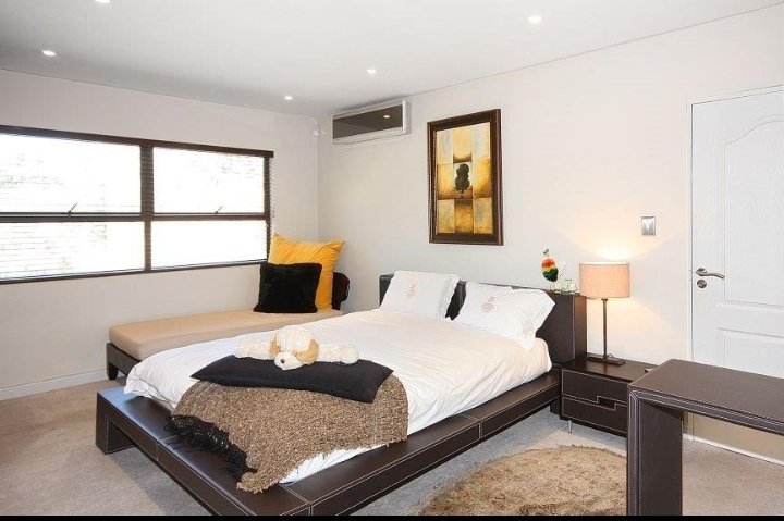 Apartment in Strathavon, Chislehurston, Gauteng 3 - 16017160