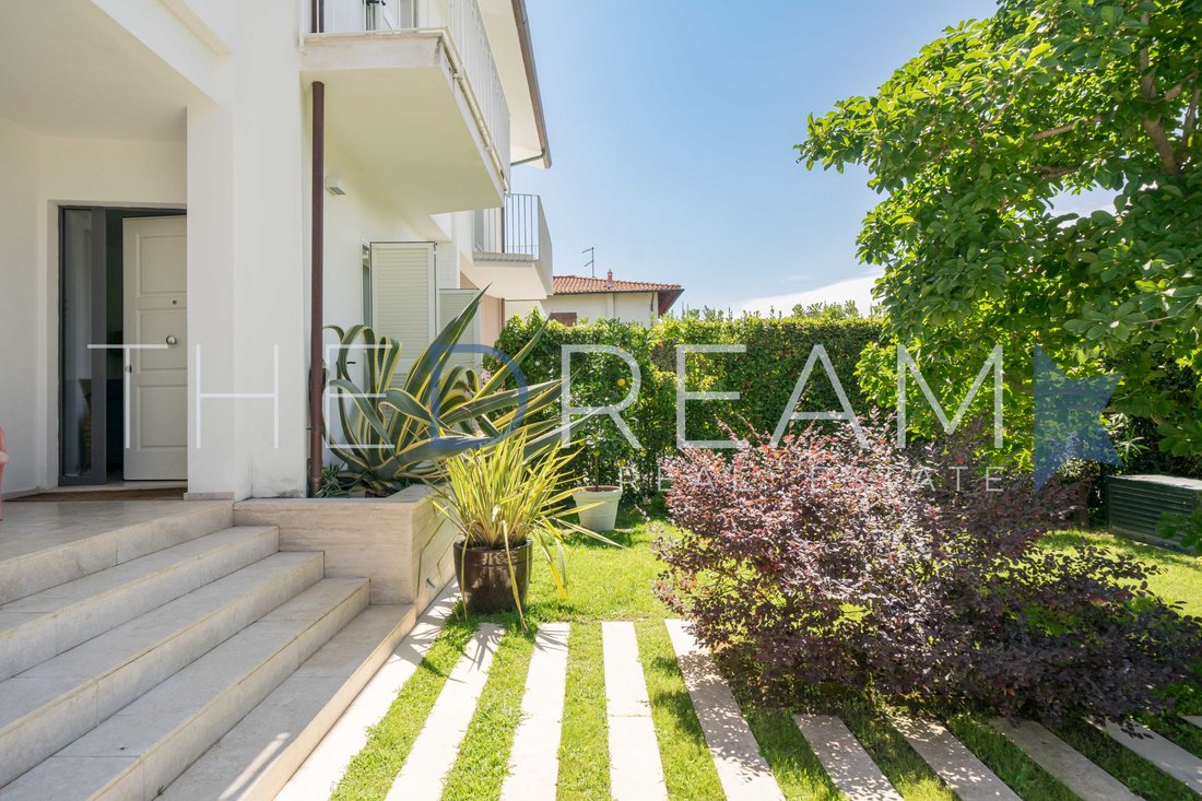 Villa in Center, Forte dei Marmi, Tuscany 4 - 16017178