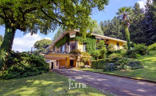 Villa in Galliate Lombardo, Lombardei, Italien 1