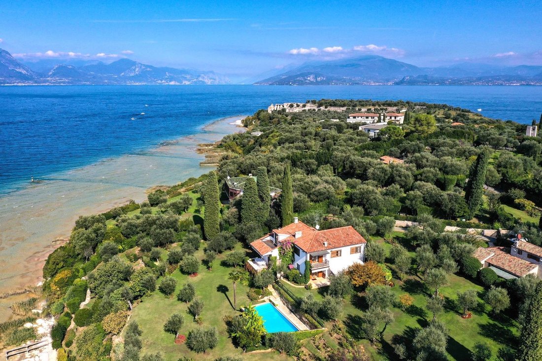 House in Center, Sirmione, Lombardy 1 - 16017191