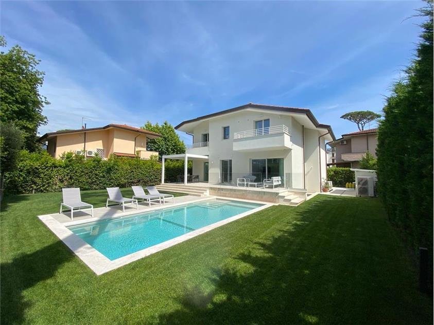 Villa in Fiumetto, Pietrasanta, Italy 1 - 15743419
