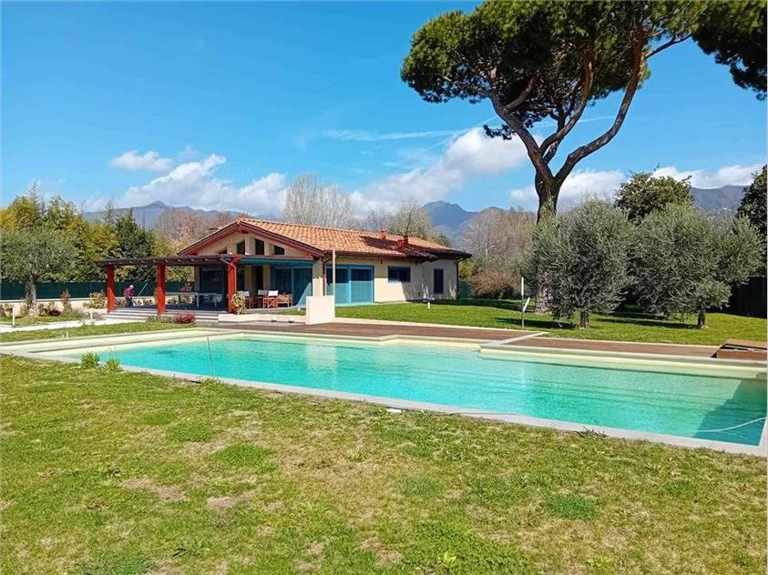 Villa in Center, Forte dei Marmi, Tuscany 1 - 15743456