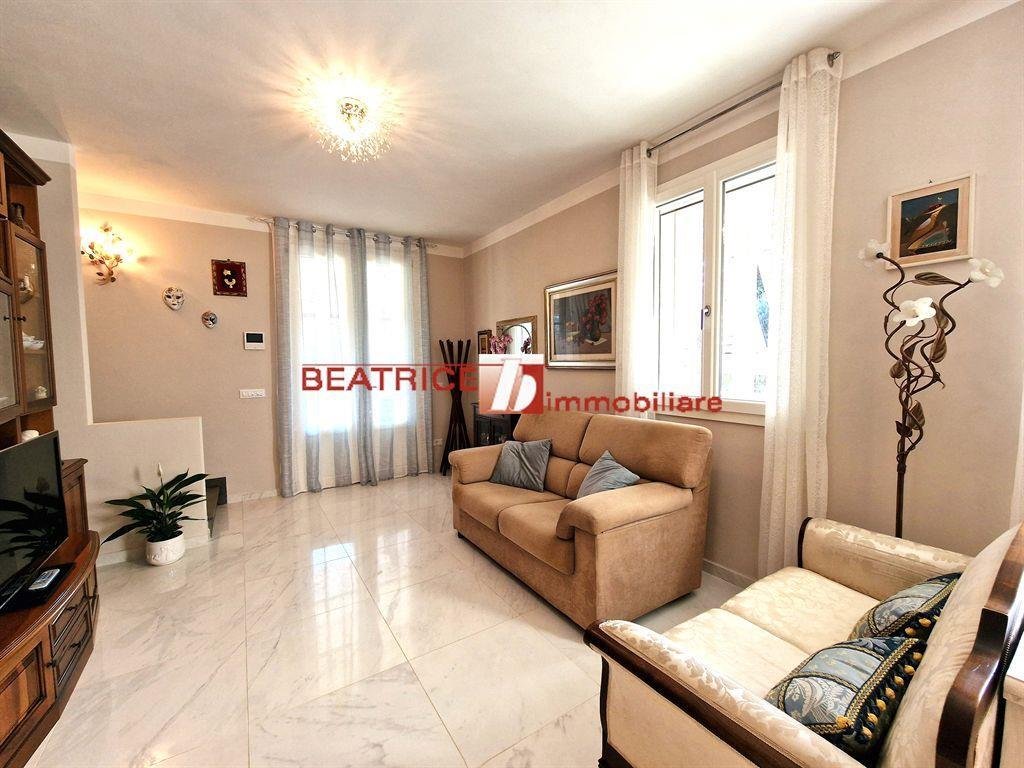 Villa in Historic Center, Lucca, Tuscany 1 - 15828945