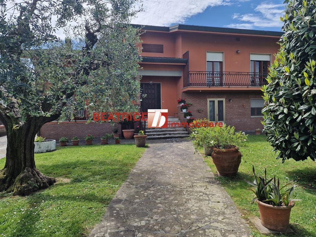 Villa in Center, Capannori, Tuscany 3 - 15828549