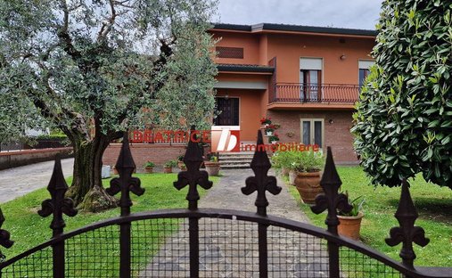 Villa in Center, Capannori, Tuscany 1