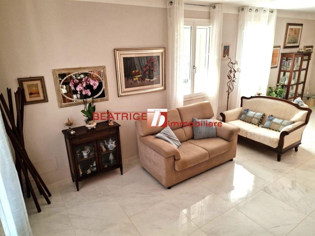 Villa in Historic Center, Lucca, Tuscany 3 - 15828945