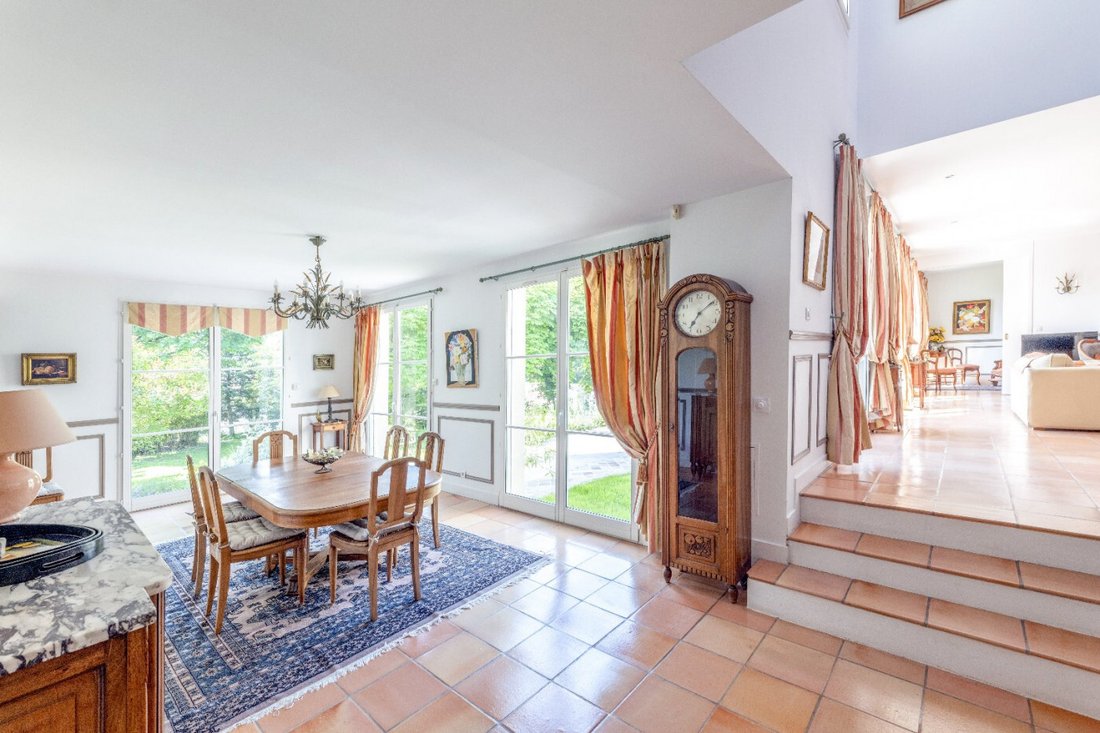 House in Forêt, Saint-Germain-en-Laye, France 5 - 15634861