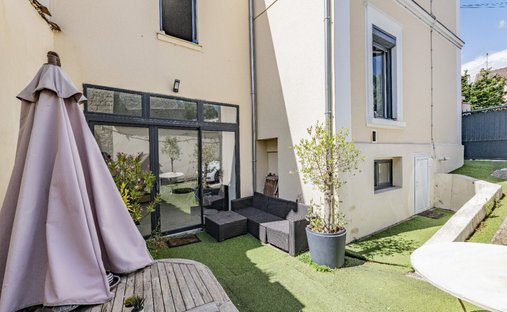 House in Centre, Nanterre, France 1