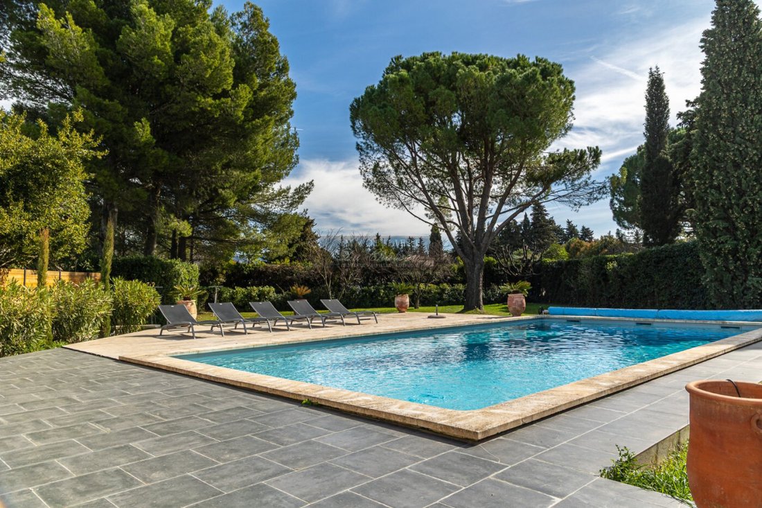 House in Cheval-Blanc, Provence-Alpes-Côte d'Azur, France 1 - 15735582