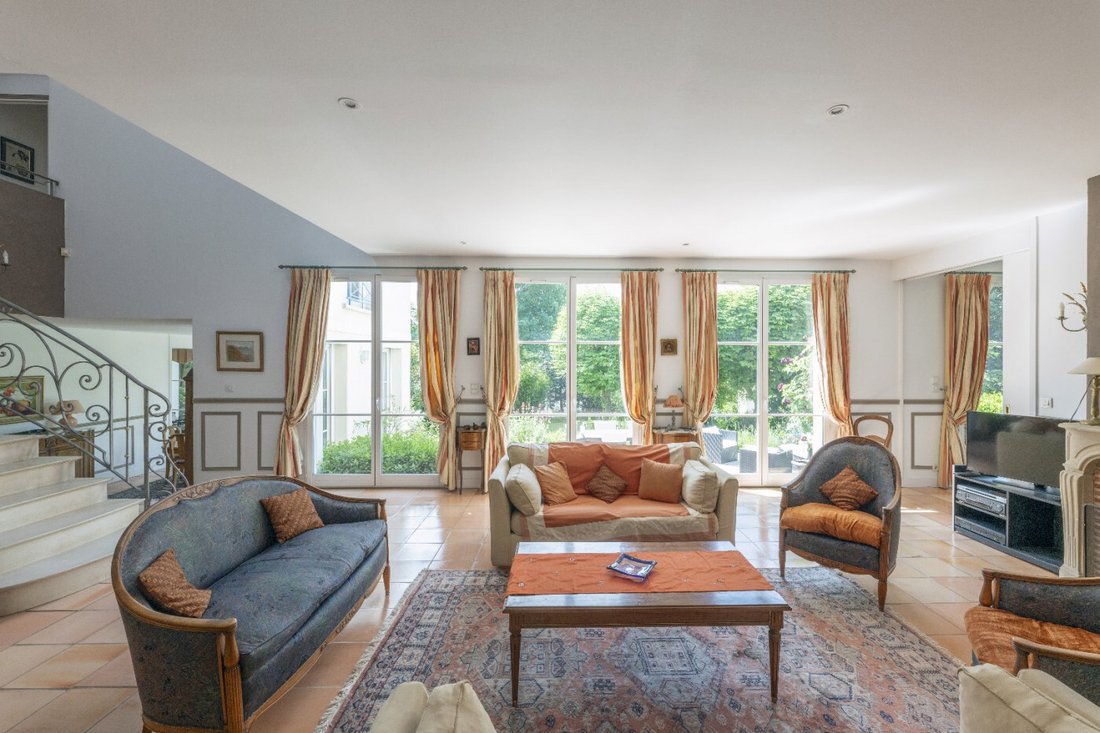 House in Forêt, Saint-Germain-en-Laye, France 4 - 15634861