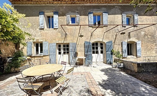 Maison à Robion, Provence-Alpes-Côte d'Azur, France 1