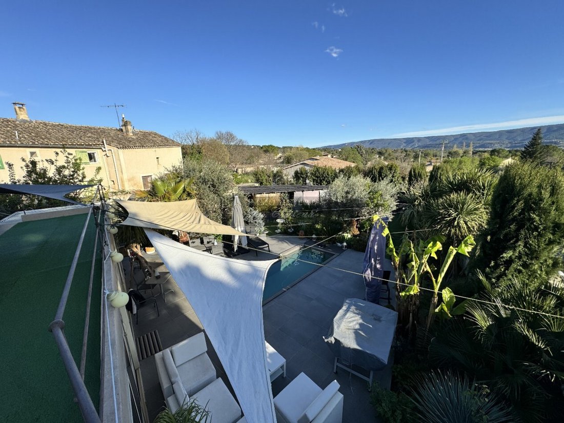 House in Gordes, Provence-Alpes-Côte d'Azur, France 2 - 15735712