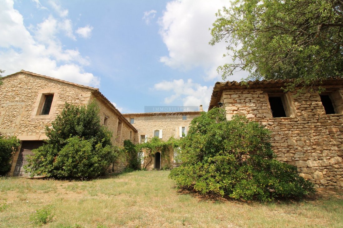 Estate in Gordes, Provence-Alpes-Côte d'Azur, France 2 - 15735600