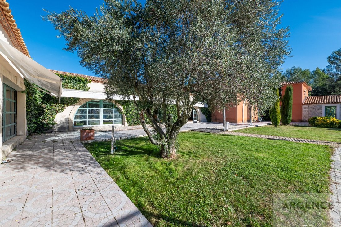 Estate in Guzargues, Occitania, France 2 - 16012874
