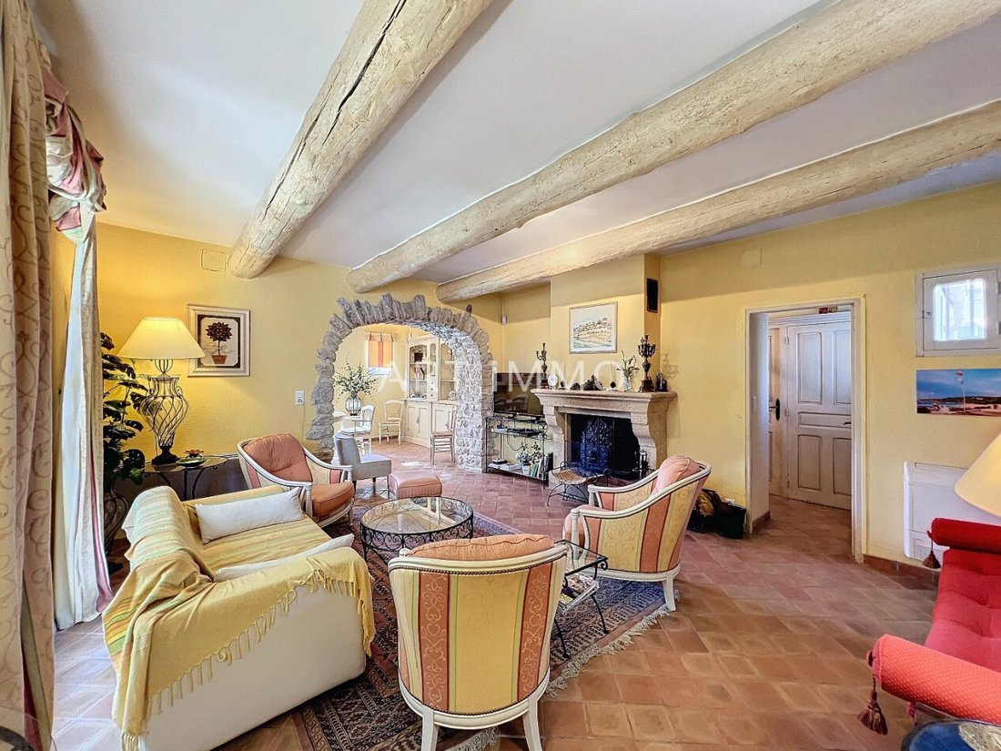 House in Robion, Provence-Alpes-Côte d'Azur, France 4 - 15495108
