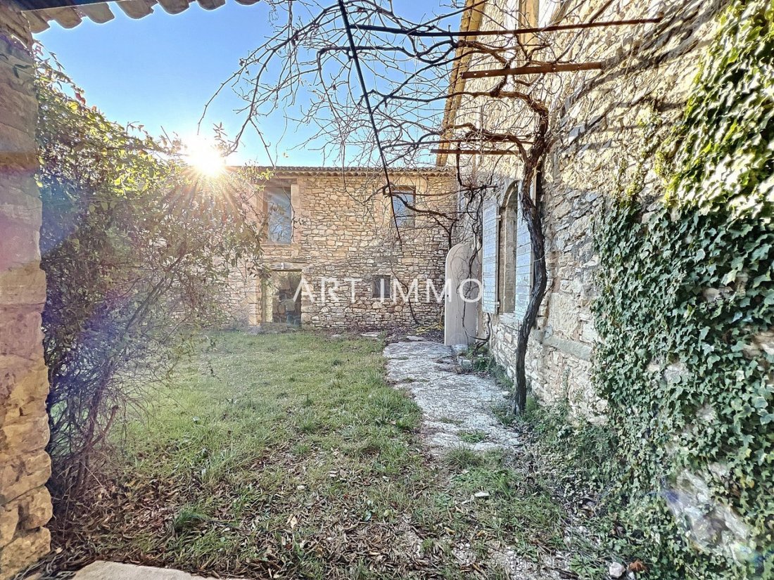 House in Gordes, Provence-Alpes-Côte d'Azur, France 4 - 15494885