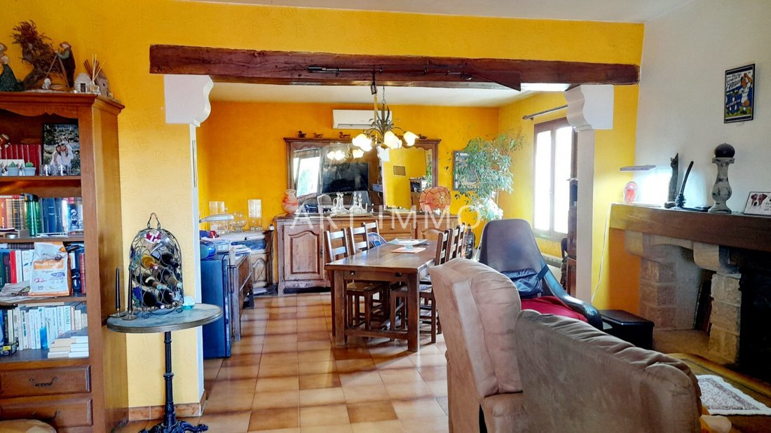 House in Cabrières-d'Avignon, Provence-Alpes-Côte d'Azur, France 5 - 15495061