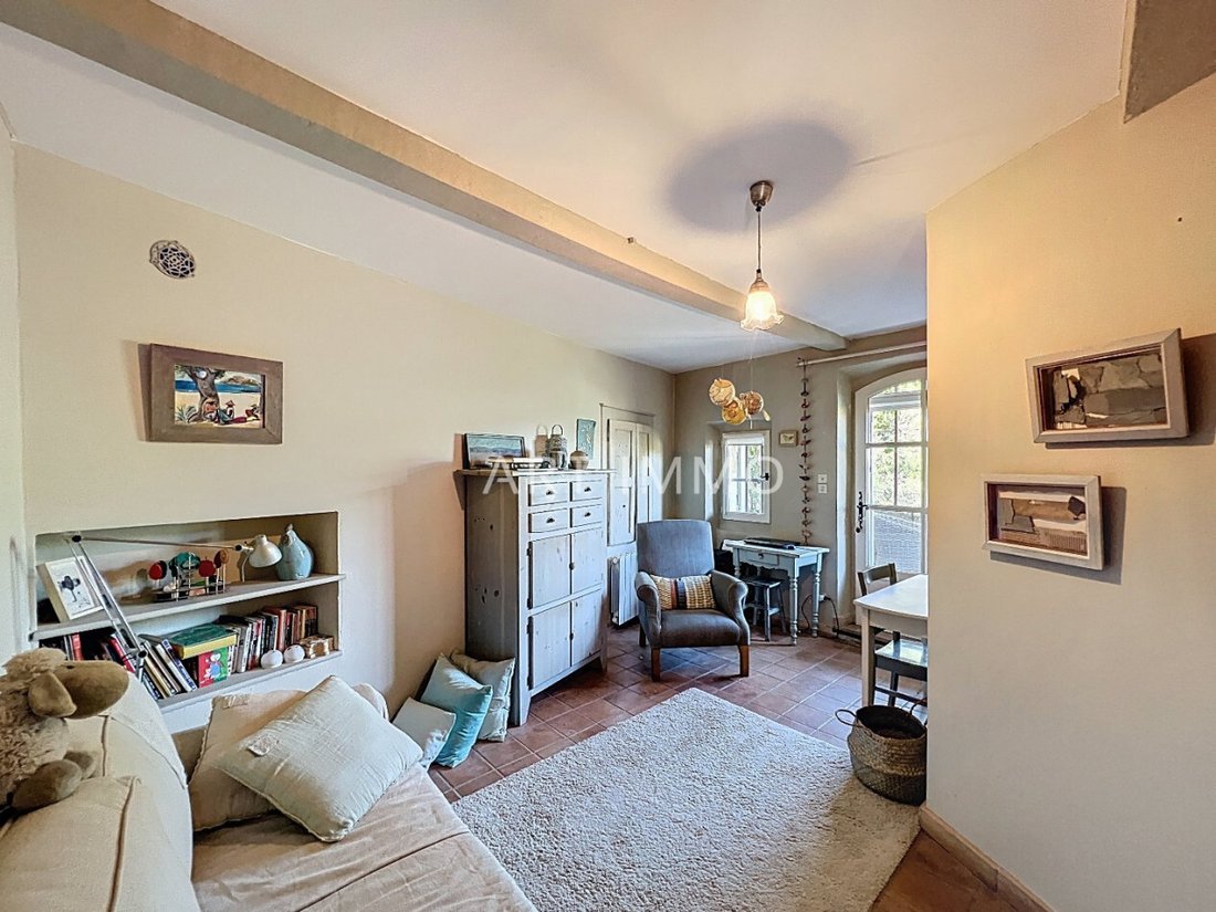 House in Taillades, Provence-Alpes-Côte d'Azur, France 5 - 15984888