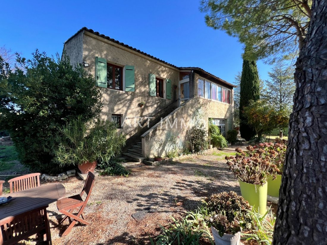 House in Cabrières-d'Avignon, Provence-Alpes-Côte d'Azur, France 1 - 15495061