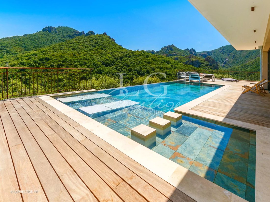 Villa in Exterieurs, Frejus, France 3 - 16017462