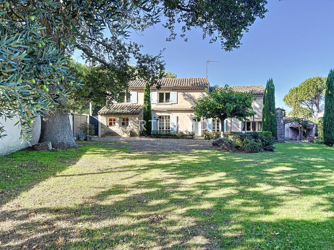 House in Robion, Provence-Alpes-Côte d'Azur, France 2 - 15495108