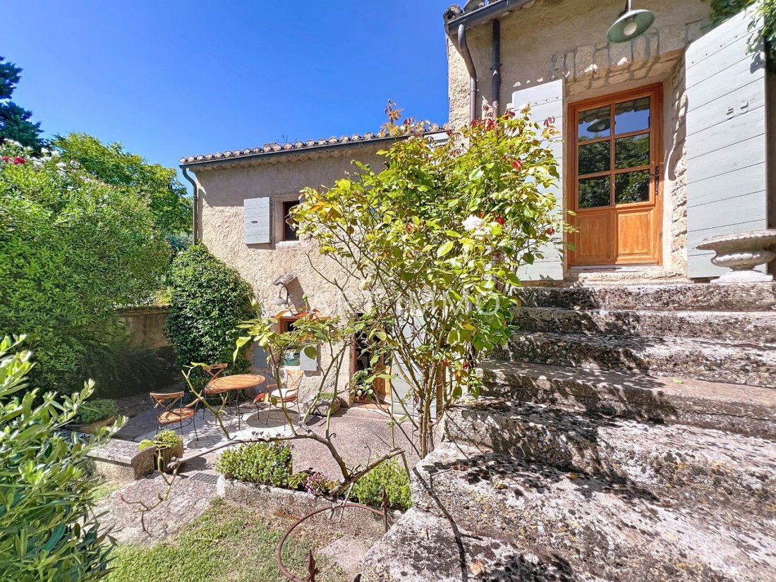House in Taillades, Provence-Alpes-Côte d'Azur, France 3 - 16002694