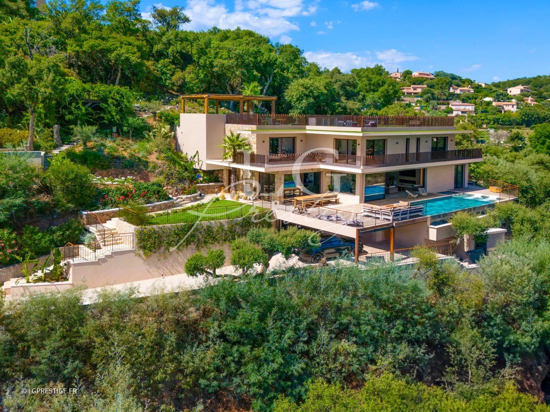 Villa in Mandelieu-la-Napoule, Provence-Alpes-Côte d'Azur, France 1 - 16017456