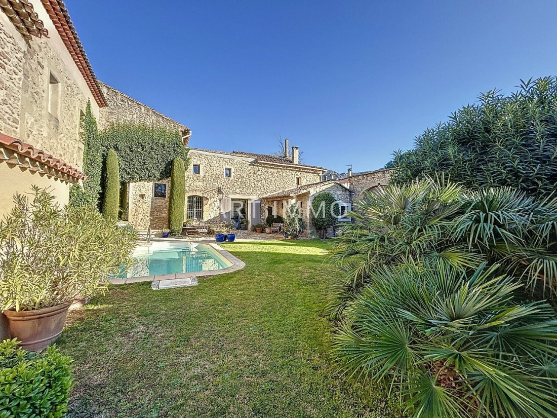 House in Taillades, Provence-Alpes-Côte d'Azur, France 4 - 15495037