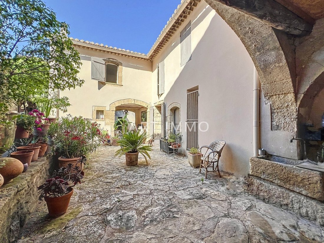 House in Robion, Provence-Alpes-Côte d'Azur, France 1 - 15877030