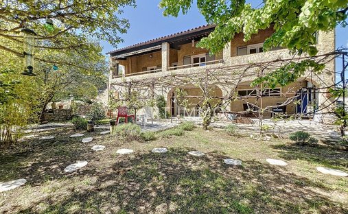 House in Gargas, Provence-Alpes-Côte d'Azur, France 1