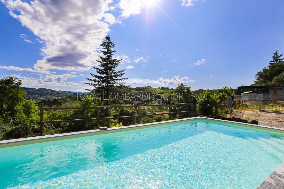 Villa in Canelli, Piedmont, Italy 2 - 16017281