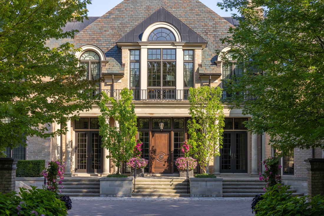 House in Oakville, Ontario, Canada 1 - 16017322