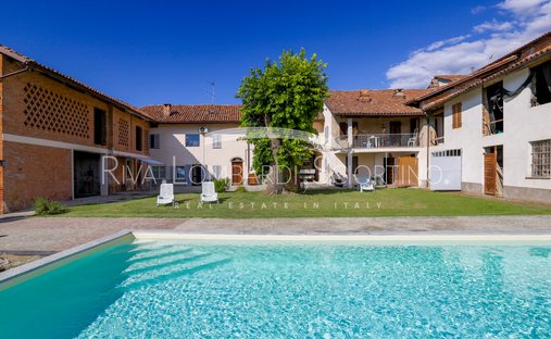 Villa in Canelli, Piemont, Italien 1