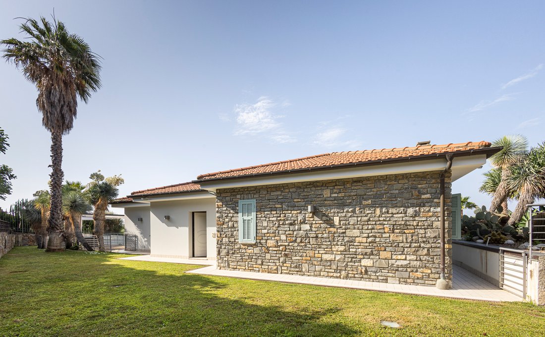 Villa in Bordighera, Liguria, Italy 2 - 16017329