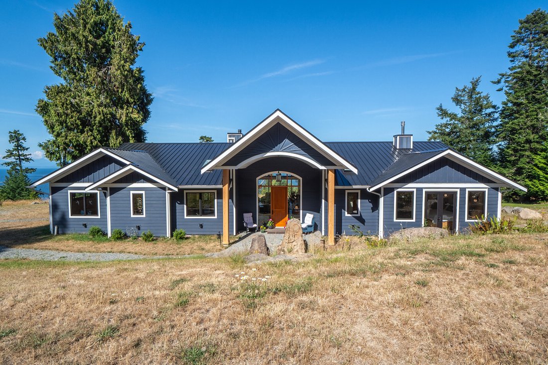 House in Gabriola, British Columbia, Canada 1 - 16018430