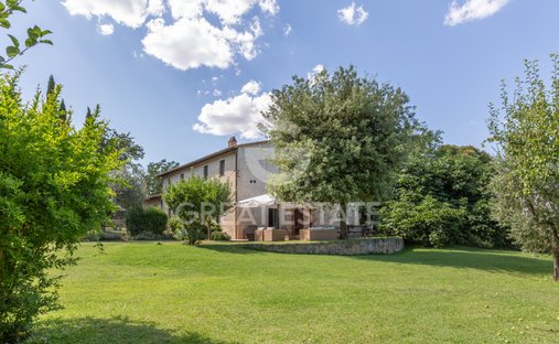 Castle for Sale in Cetona, Tuscany, Italy