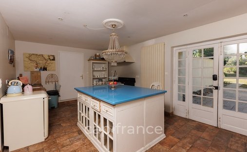 Castle for Sale in Brive-la-Gaillarde, Nouvelle-Aquitaine, France