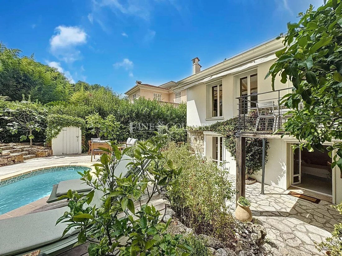 Villa in Vallergues, Cannes, France 1 - 16019681