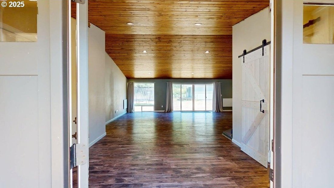 House in Gold Beach, Oregon, United States 3 - 16018380