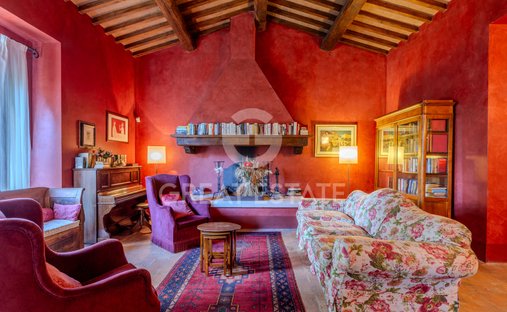 Castle for Sale in Cetona, Tuscany, Italy
