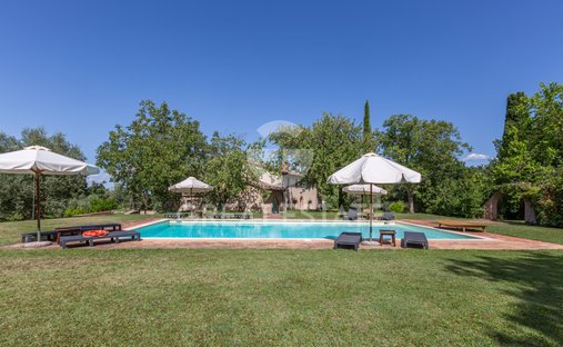 Castle for Sale in Cetona, Tuscany, Italy