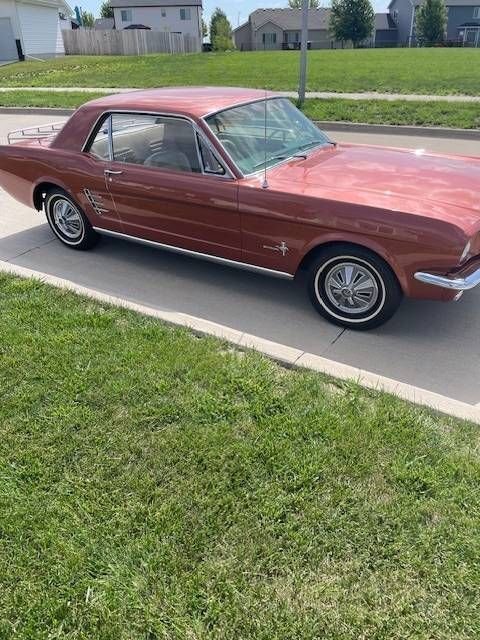Coupe in Glendale, United States 3 - 16019936