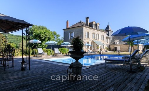 Castle for Sale in Brive-la-Gaillarde, Nouvelle-Aquitaine, France