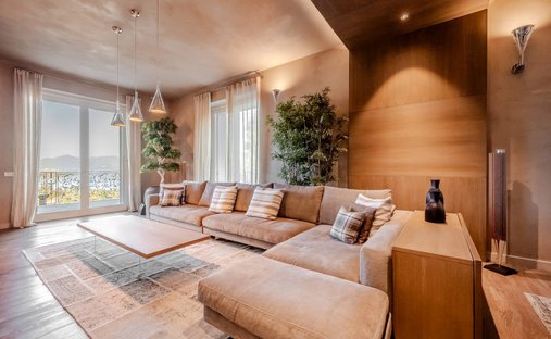 House in Meina, Piedmont, Italy 1